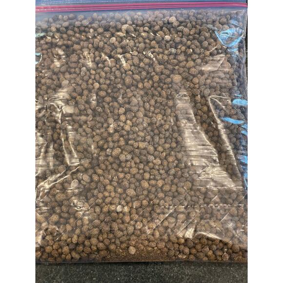Bunny Berries, Rabbit Fertilizer, Cold Manure - Picture 1 of 3